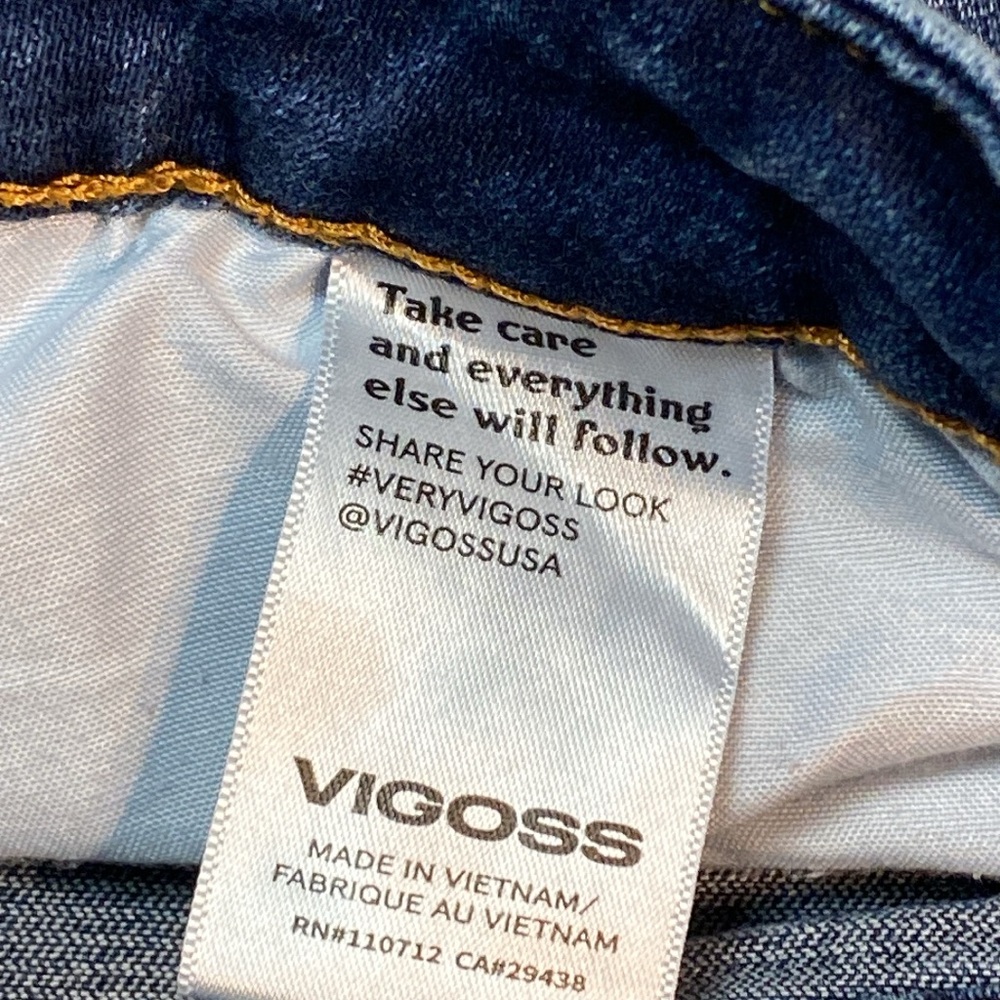 Vigross denim cuff hem shorts, whiskers faded  size 32 Medium Wash Blue - Picture 6 of 12